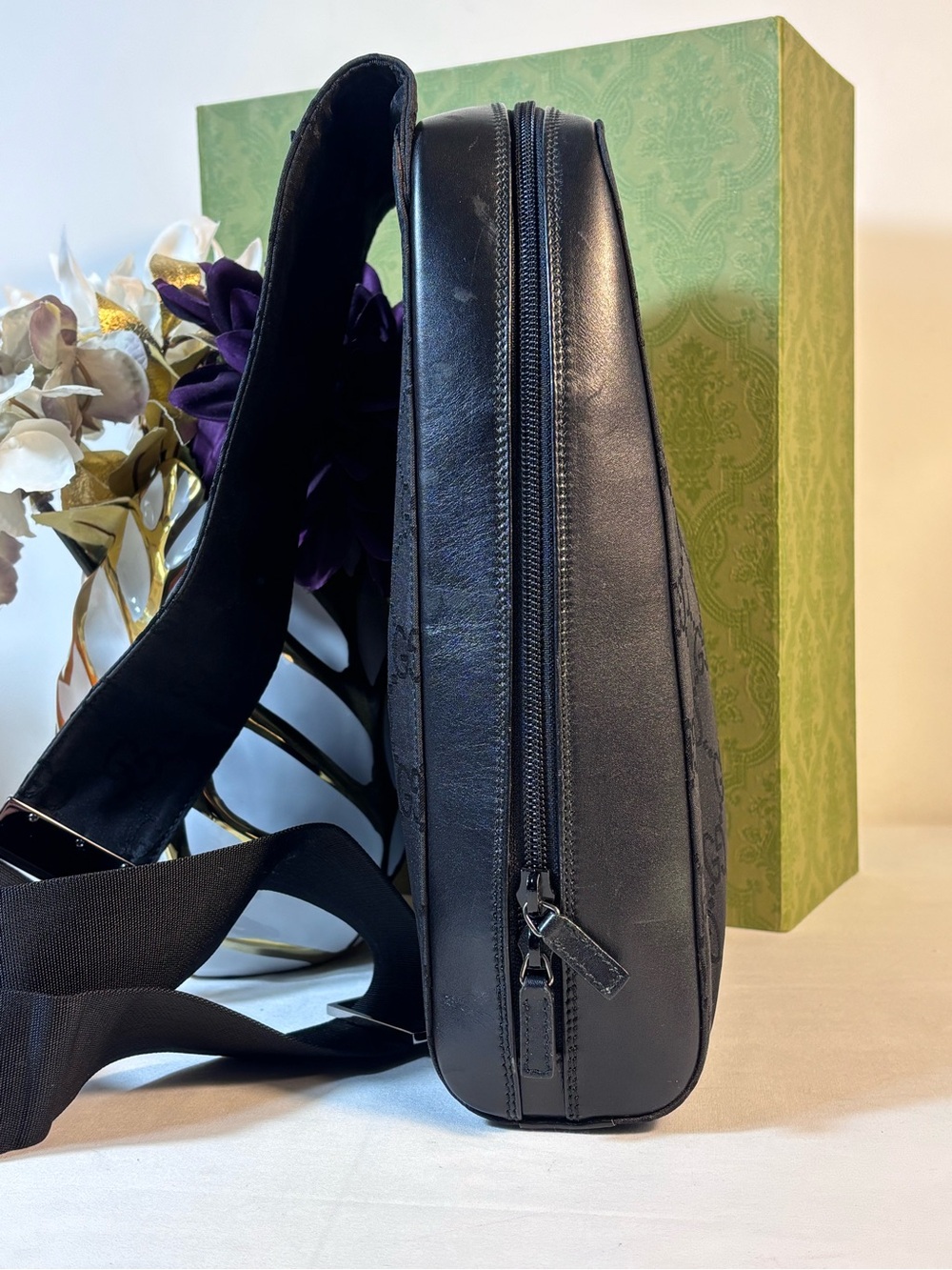 Gucci Logo Black Sling - Picture 3 of 16